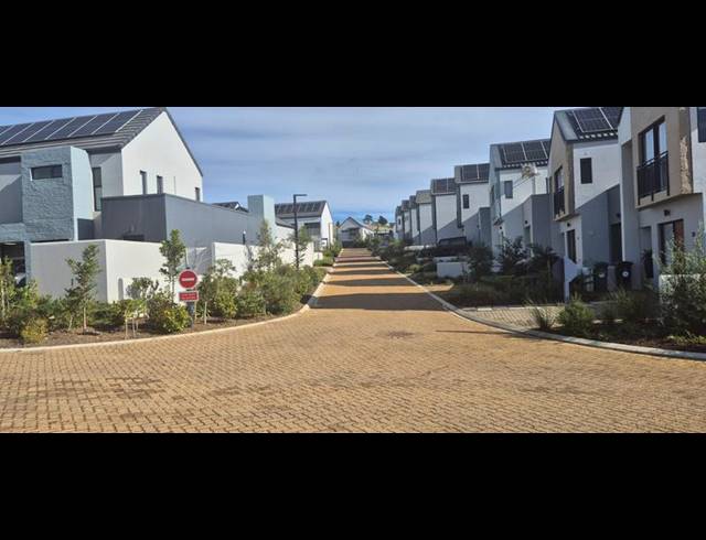 2 BEDROOM PROPERTY TO RENT IN KOELENHOF AH